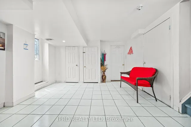 Additional image 35 of 14 Saddleback Sq