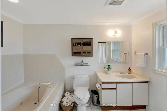 Additional image 17 of 14 Anita Crt