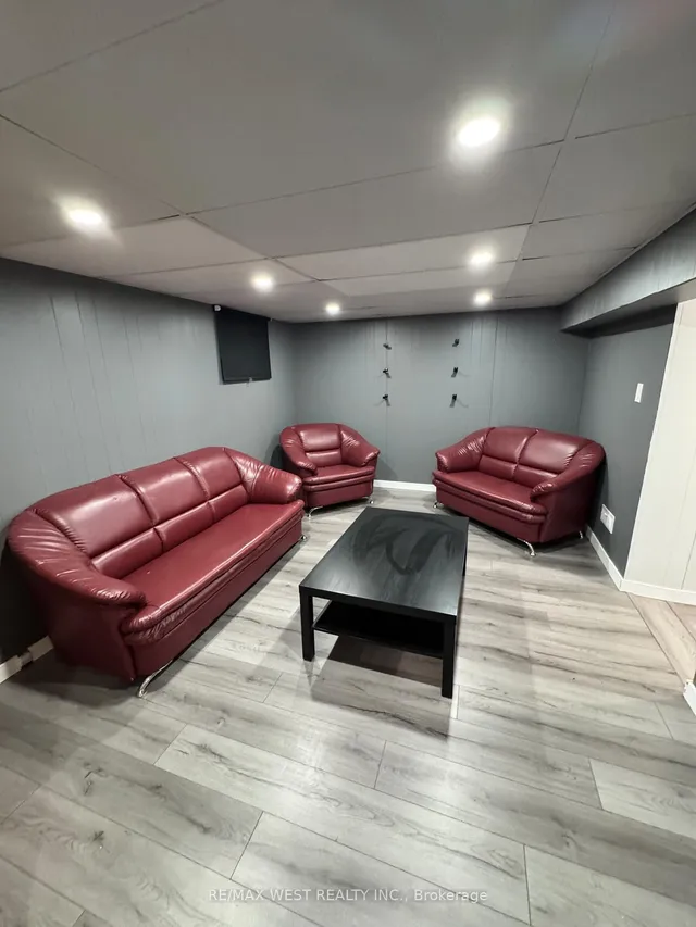 Additional image 22 of 100 Spenvalley Dr