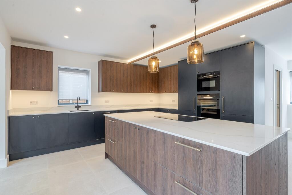 Additional image 5 of Wildwood Avenue, Bricket Wood, St. Albans