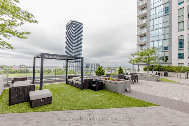 Additional image 34 of 15 Zorra St Unit 506