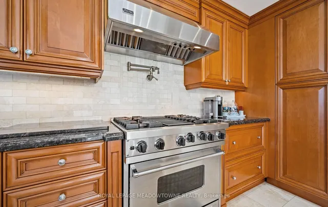 Additional image 18 of 36 Shadywood Rd