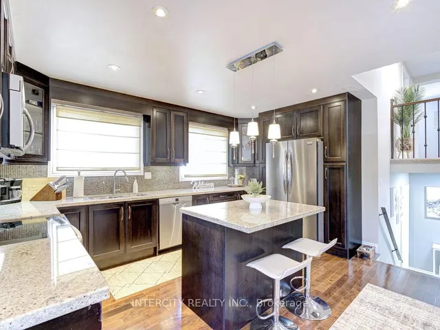 Additional image 16 of 841 Coulson Ave