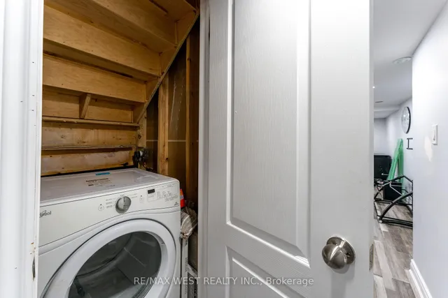 Additional image 39 of 40 Yellowknife Rd