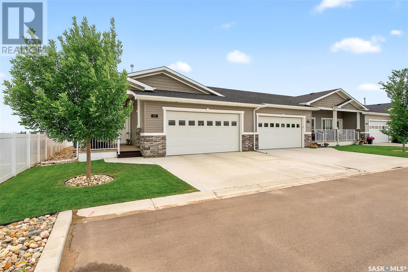 Property image for 504 1015 Bradley STREET|Moose Jaw, Saskatchewan S6H5Y4