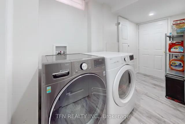 Additional image 39 of 851 Clemens Cres