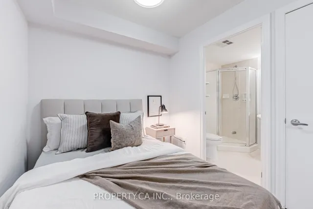 Additional image 21 of 16 Yonge St Unit 807