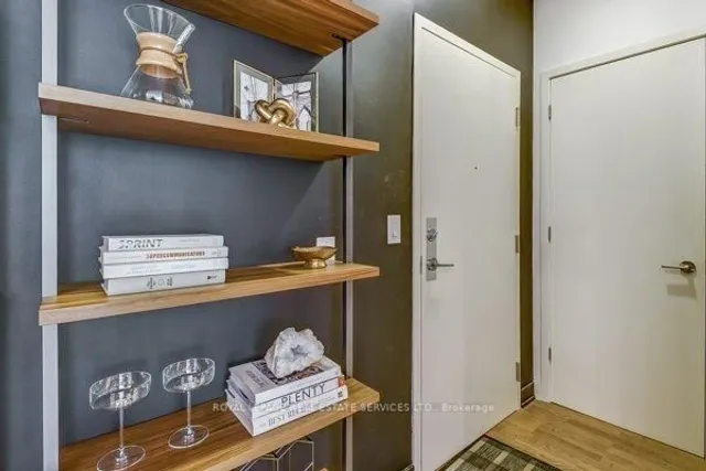 Additional image 3 of 8 Dovercourt Rd Unit 205