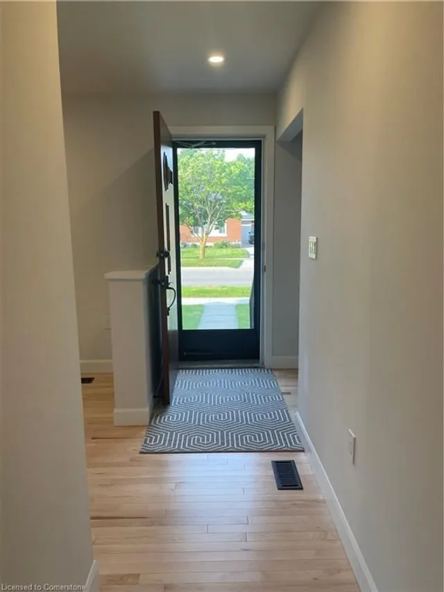 Additional image 3 of 383 Dumfries Ave