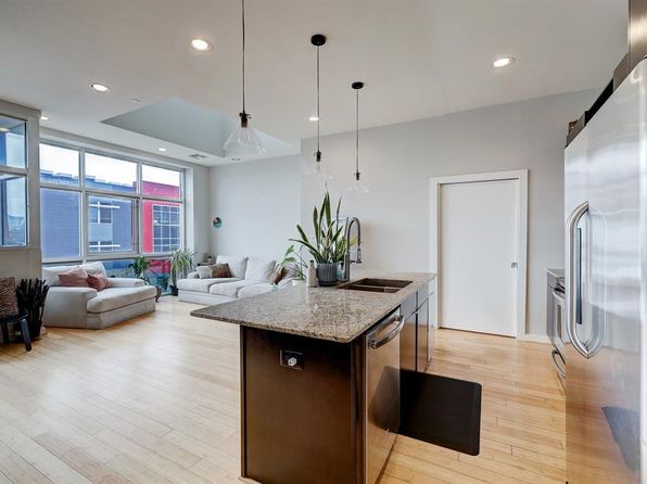1406 Columbus St E #303, Houston, TX 77019