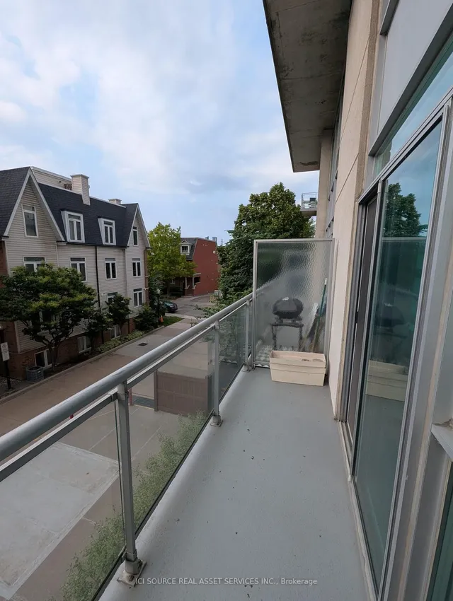 Additional image 32 of 954 King St Unit 319