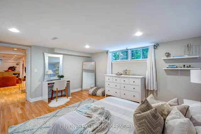 Additional image 31 of 284 Swanwick Ave