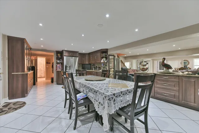 Additional image 11 of 502 Queens Dr