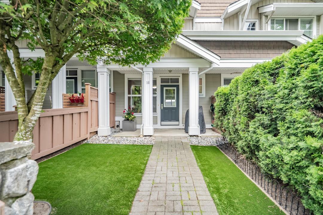 16 20460 66 AVENUE|Langley, British Columbia V2Y3B6