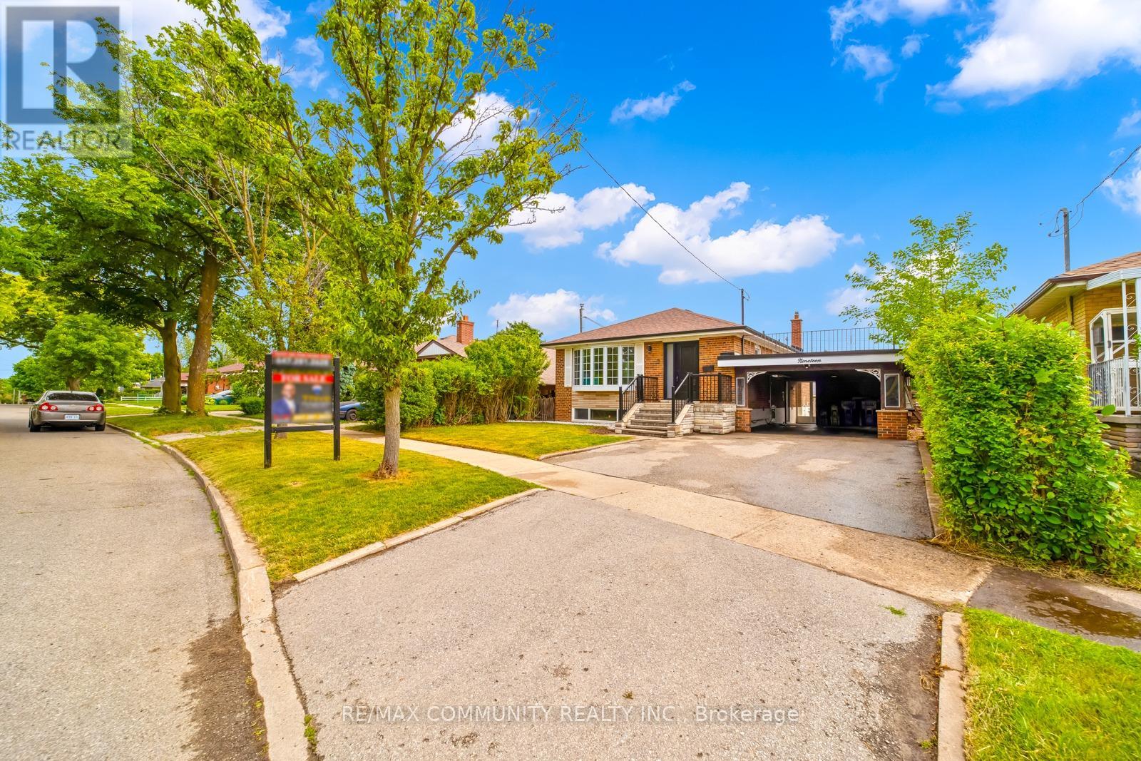 19 STEPHENFRANK ROAD|Toronto (Bendale), Ontario M1P3W2