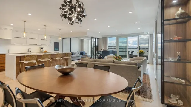 99 Harbour Sq Unit 613