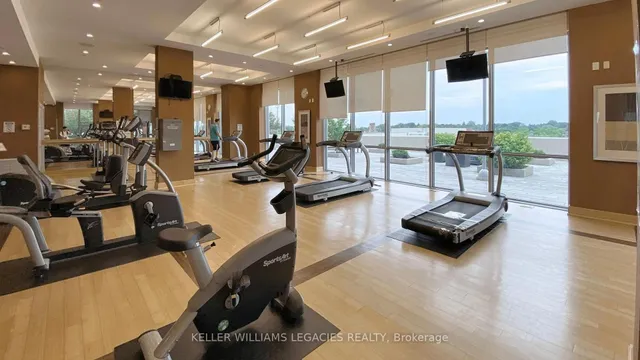 Additional image 17 of 181 Village Green Sq Unit 719