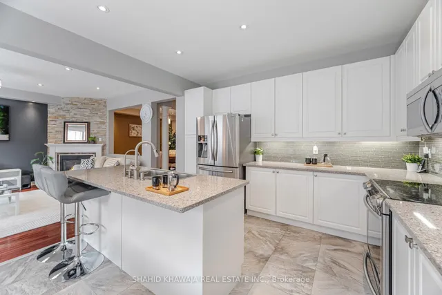 Additional image 16 of 355 Bessborough Dr