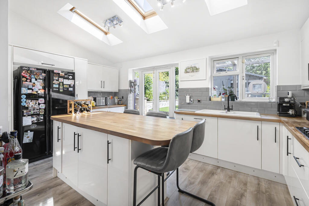 Additional image 24 of High Street, London Colney, AL2