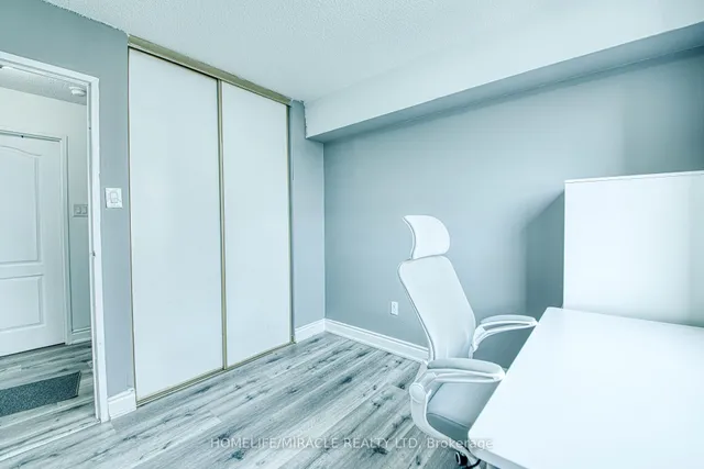 Additional image 16 of 3077 Weston Rd Unit 1004