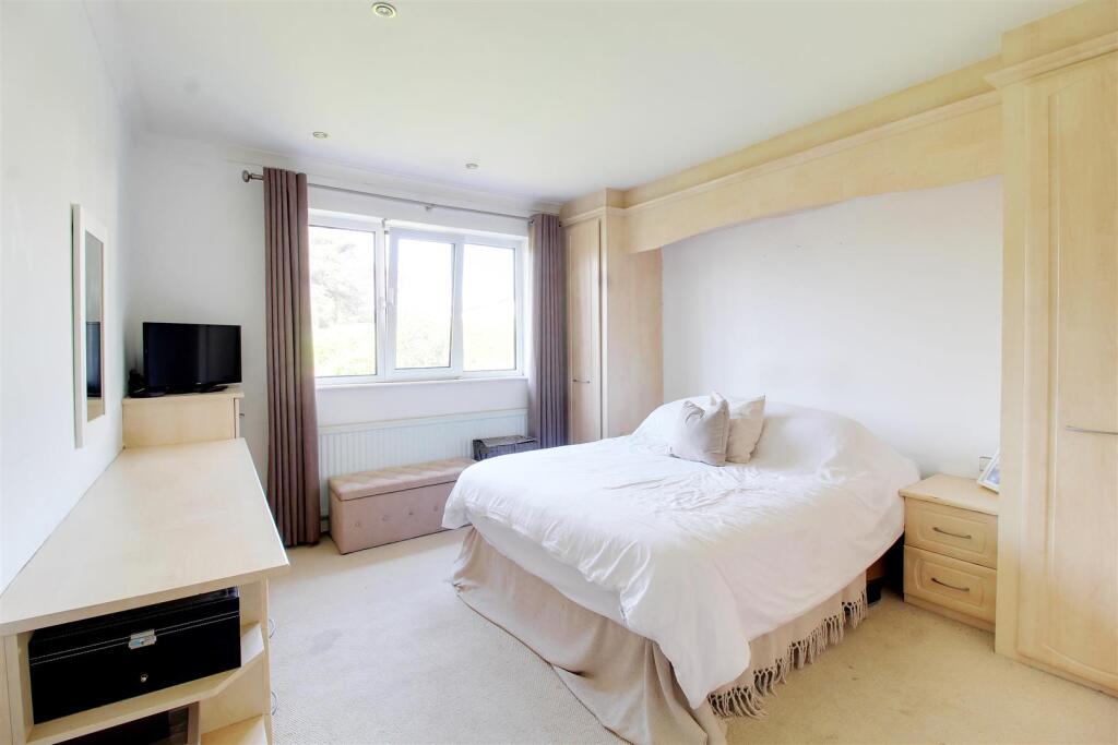 Additional image 8 of Mymms Drive, Brookmans Park