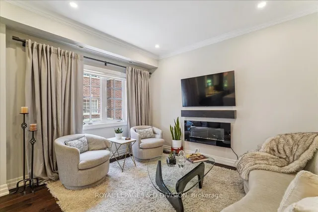 Additional image 13 of 361 Roehampton Ave