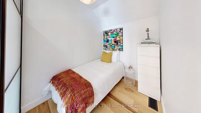 Additional image 35 of 4 Manchester Ave