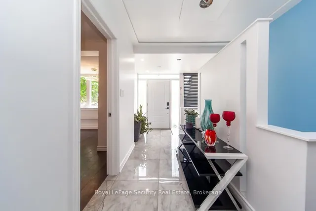 Additional image 13 of 44 Woodgate Dr