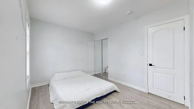 Additional image 17 of 194 Simcoe St