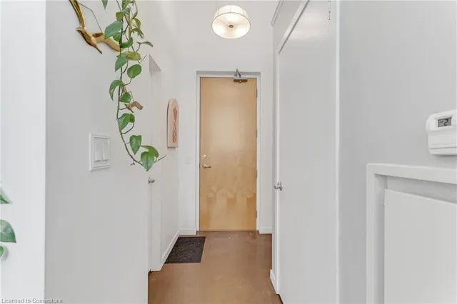 Additional image 6 of 410 King St Unit 413