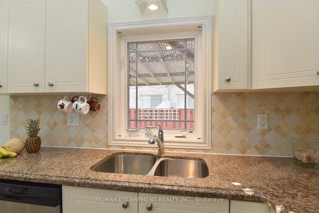 Additional image 12 of 8 Valiant Circ