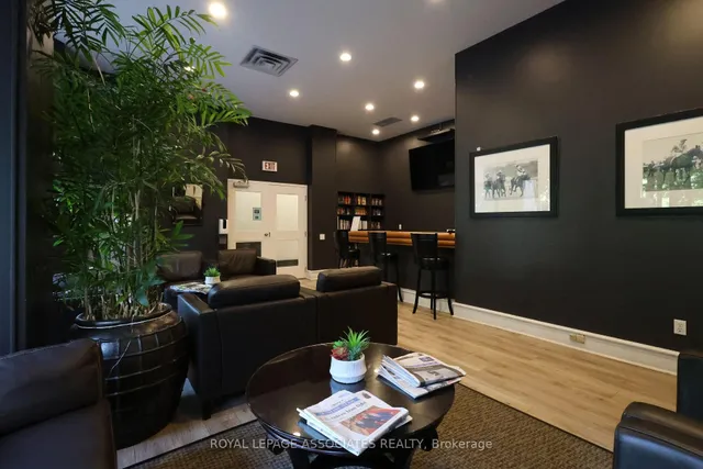 Additional image 17 of 21 Overlea Blvd Unit 208