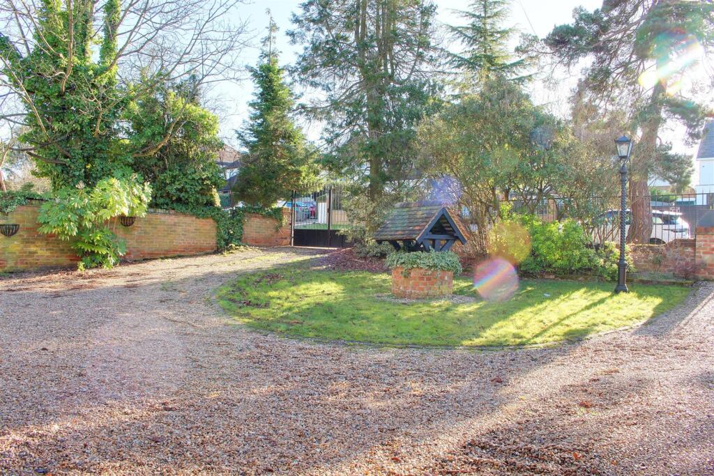 Additional image 19 of Brookmans Avenue, Brookmans Avenue
