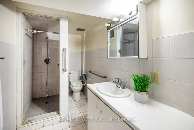 Additional image 24 of 28 Pilot St