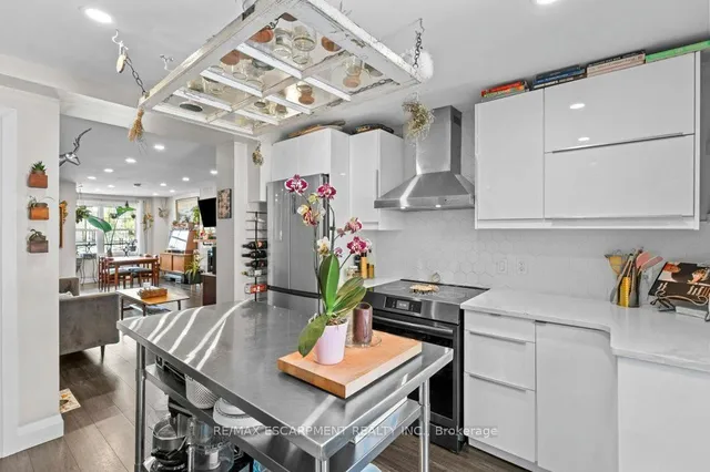 Additional image 18 of 127 Sherman Ave