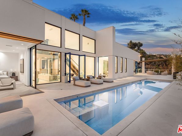 9405 Sierra Mar Pl, Los Angeles, CA 90069