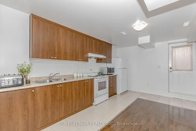 Additional image 33 of 46 levendale Crt