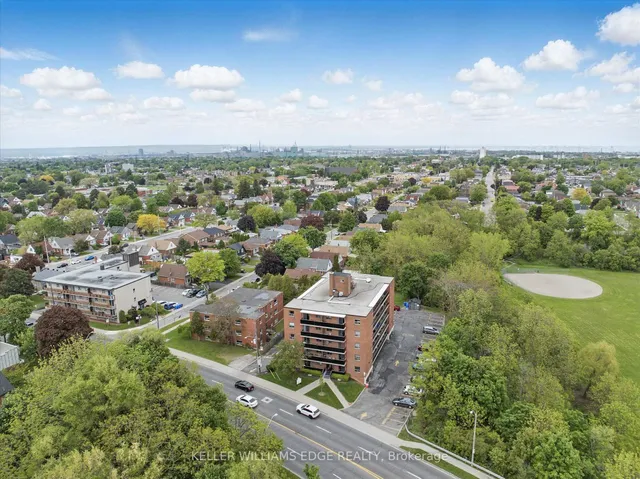 Additional image 33 of 2373 King St Unit 43