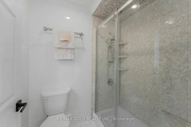 Additional image 32 of 17 Madrid Cres