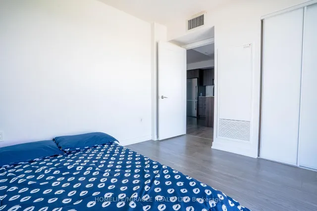 Additional image 26 of 225 Village Green Sq Unit 1708