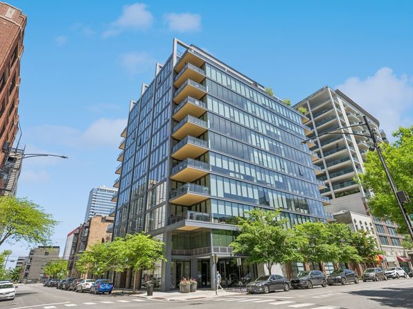 366 W Superior St UNIT 702, Chicago, IL 60654