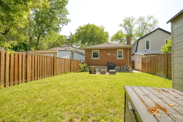 Additional image 24 of 35 Hawthorne Ave