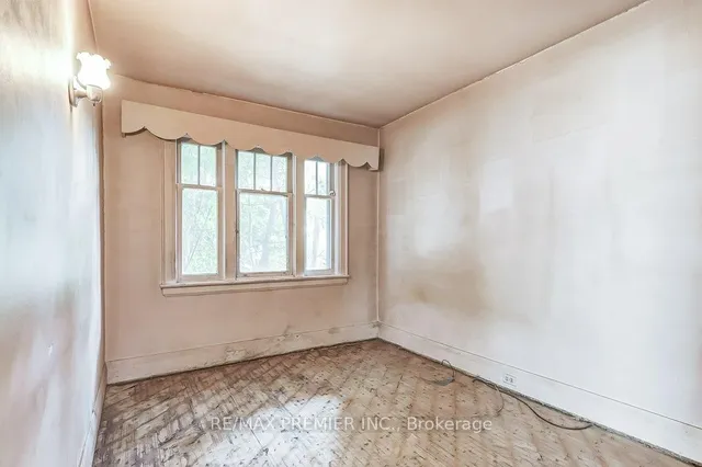 Additional image 11 of 16 Porter Ave Ave