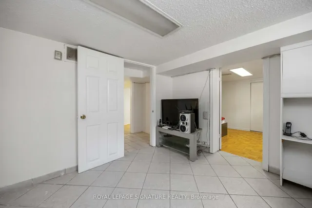 Additional image 27 of 42 Carr St