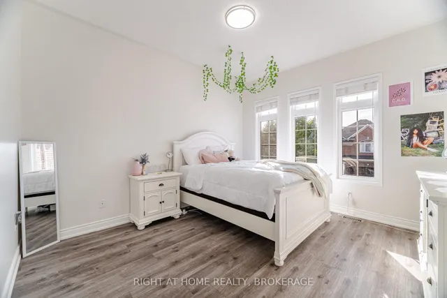 Additional image 32 of 2226 Viking Cres