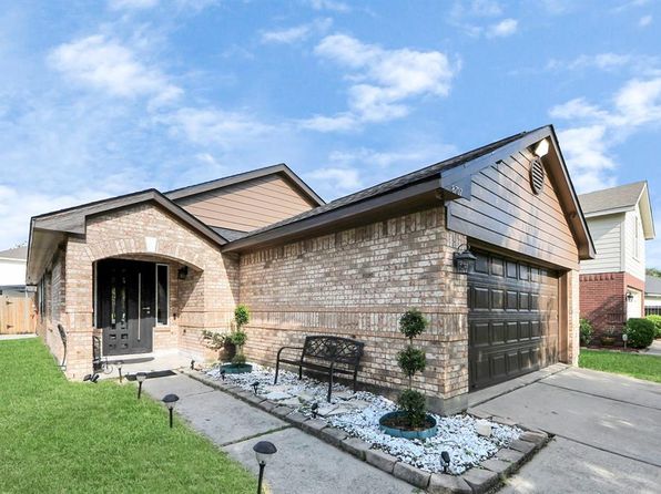 8707 Tartan Walk Ln, Houston, TX 77075