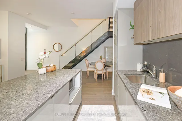 Additional image 8 of 161 Roehampton Ave Unit 102