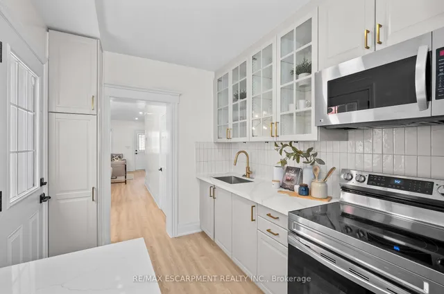 Additional image 8 of 102 Gibson Ave