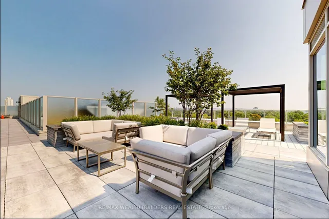 Additional image 26 of 150 Logan Ave Unit 444