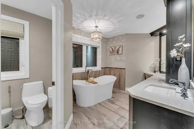 Additional image 24 of 11135 Menzies Crt